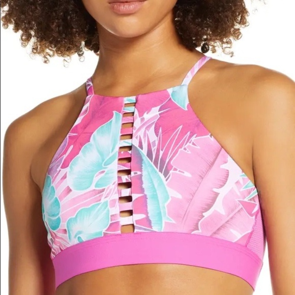 Women Nike 
Indy Dri-FIT Lattice Sports Bra, like new - tropical, pink pattern